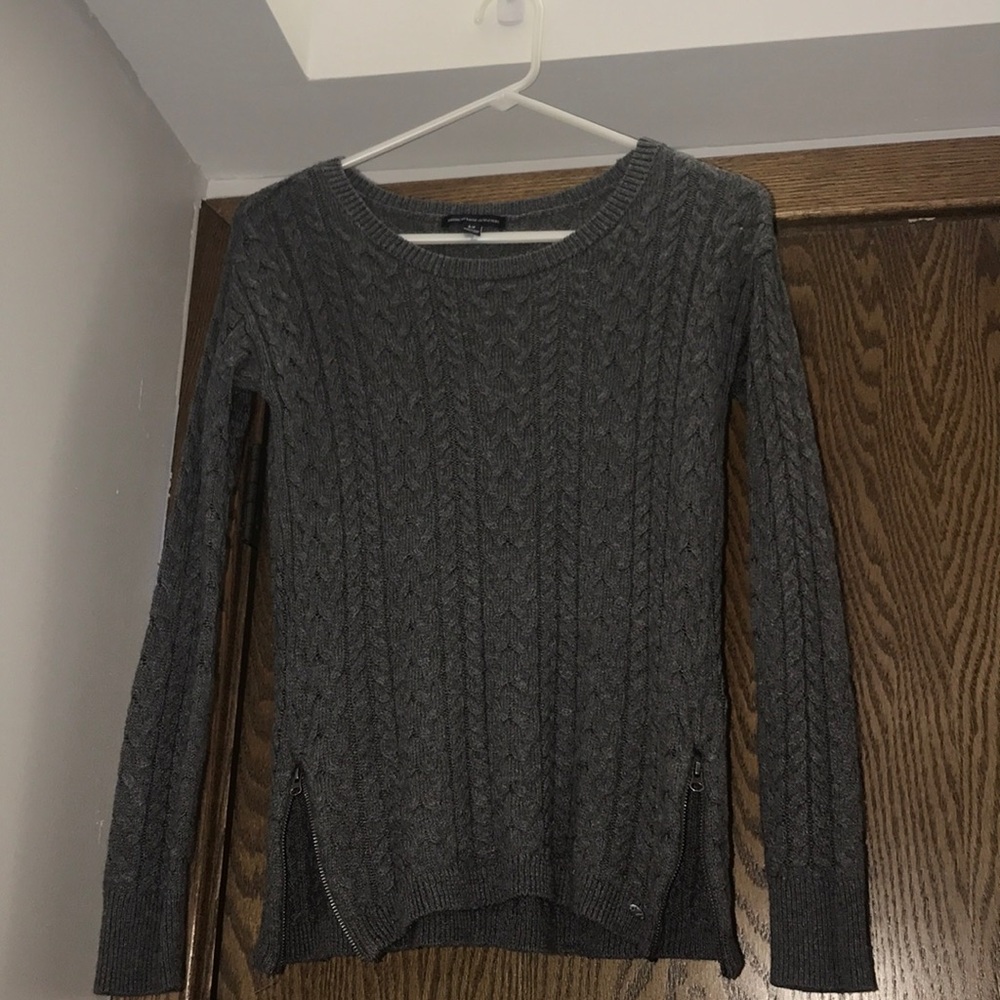 American Eagle grey sweater